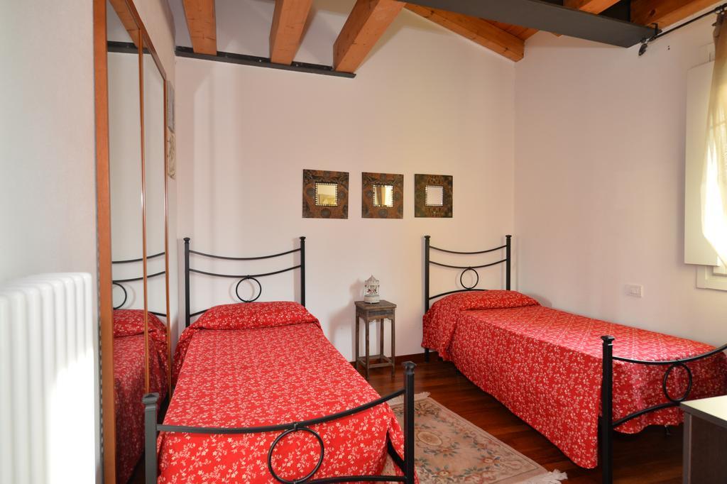 B&B Corte Barbieri Dolcè Εξωτερικό φωτογραφία