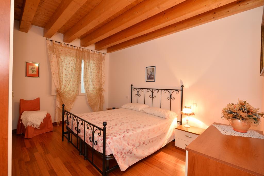 B&B Corte Barbieri Dolcè Εξωτερικό φωτογραφία