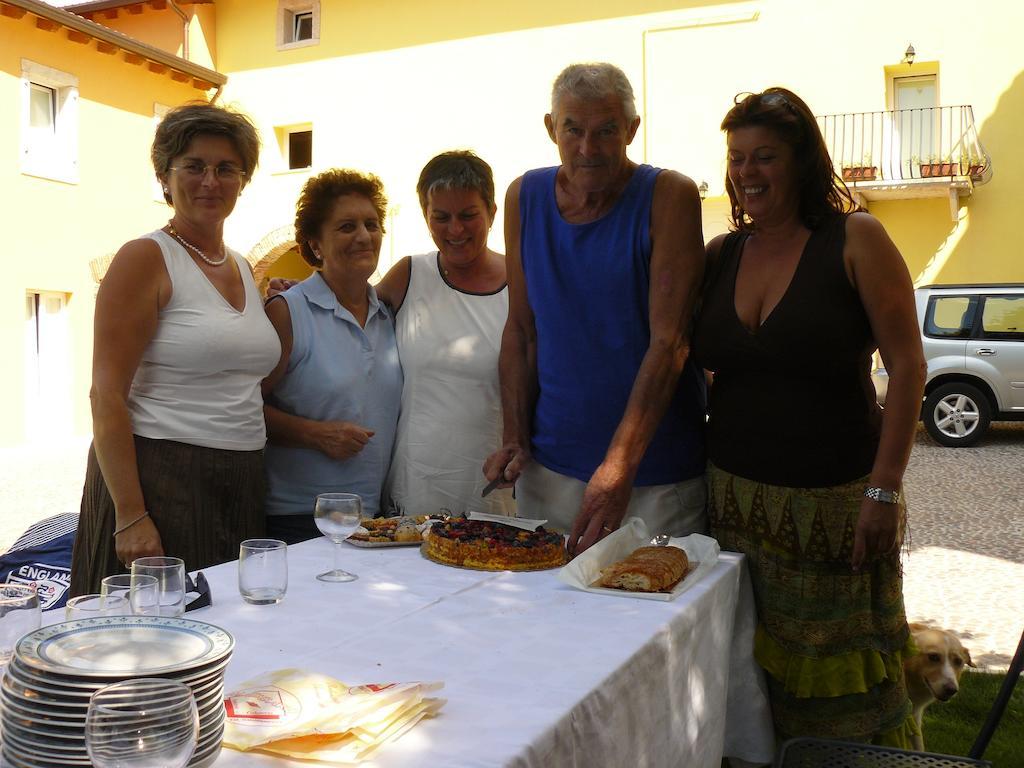 B&B Corte Barbieri Dolcè Εξωτερικό φωτογραφία